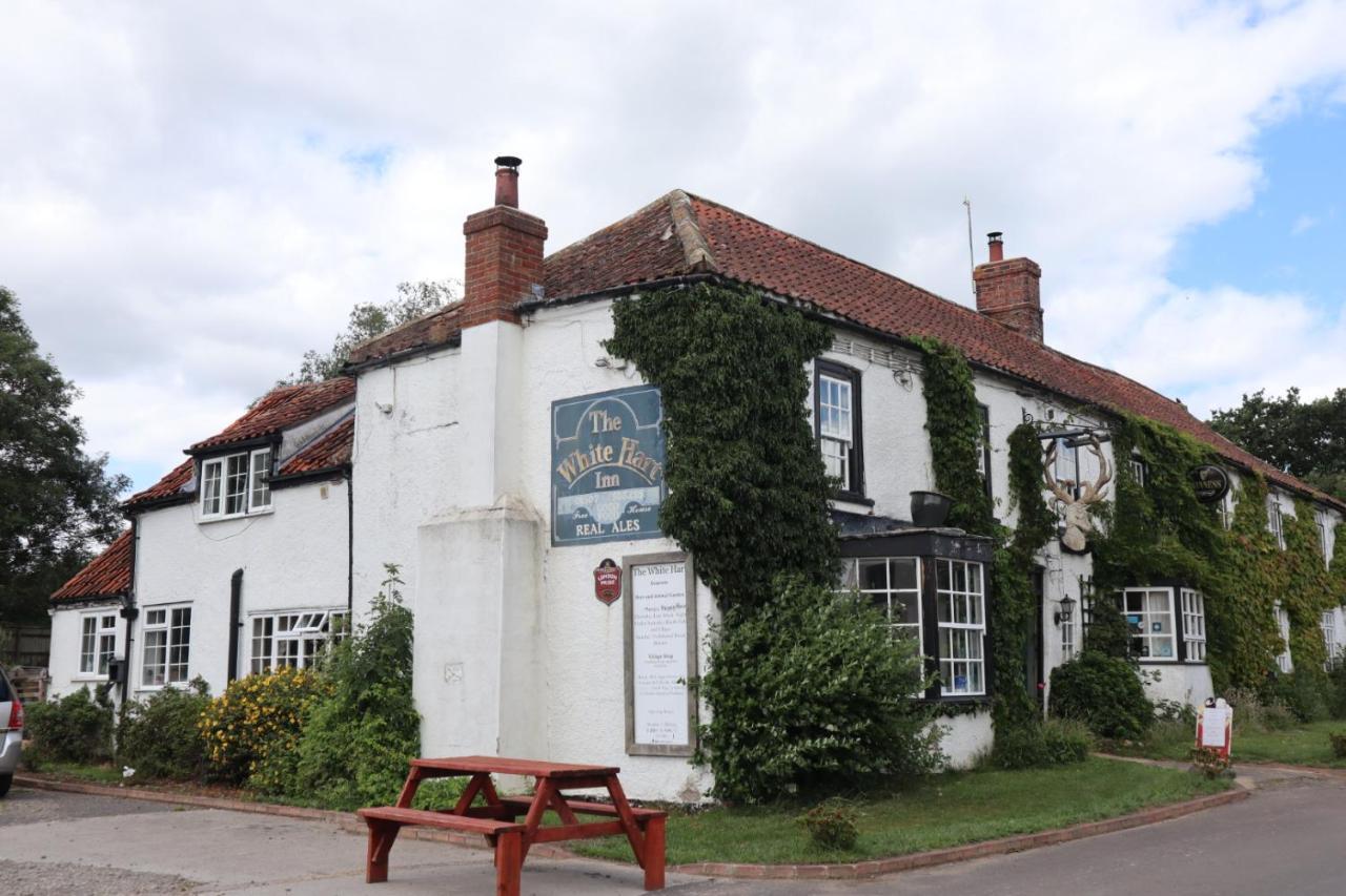 The White Hart Inn Tetford Kültér fotó